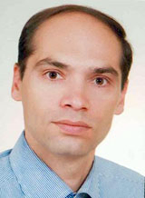  فرزام یمینی فرد استادیار و عضو هیئت علمی پژوهشگاه بین المللی زلزله شناسی و مهندسی زلزله