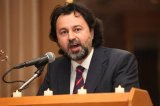 تورج دریایی دانشیار «تاریخ ایران و جوامع پارسیزبان» و رئیس مرکز مطالعات ایرانی دکتر سموئل جُردَن در دانشگاه کالیفرنیا، ارواین تورج دریایی دانشیار «تاریخ ایران و جوامع پارسیزبان» و رئیس مرکز مطالعات ایرانی دکتر سموئل جُردَن در دانشگاه کالیفرنیا، ارواین