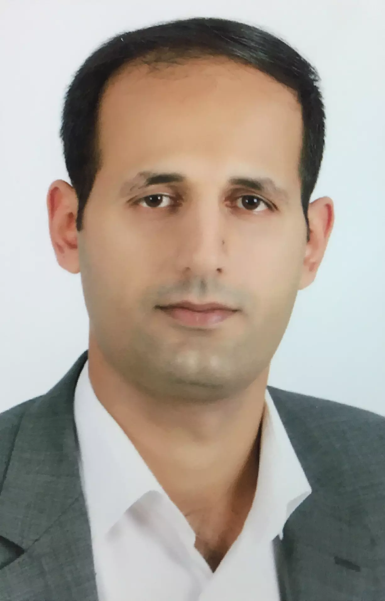 دکتر کامبیز افروز عضو هیات علمی دانشگاه کرمان دکتر کامبیز افروز عضو هیات علمی دانشگاه کرمان