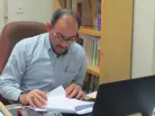 دکتر سیدرضا میراحمدی استاذ مشارک فی قسم اللغه العربیه وآدابها بجامعه سمنان، ایران. دکتر سیدرضا میراحمدی استاذ مشارک فی قسم اللغه العربیه وآدابها بجامعه سمنان، ایران.