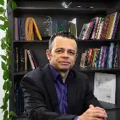 دکتر مجید فرهیان دانشیار و عضو هیئت علمی دانشگاه